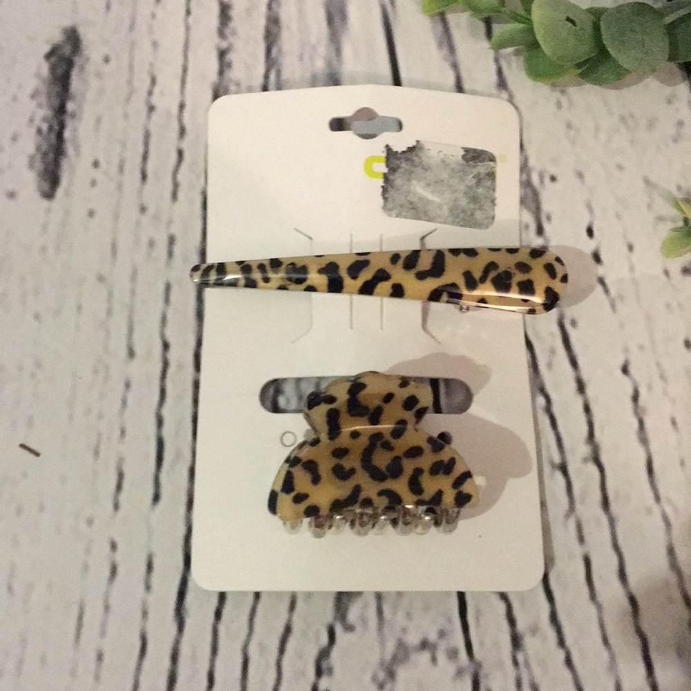Hair clips